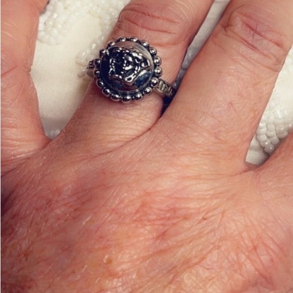 VERSACE VINTAGE MEDUSA RING - Picture 8 of 8